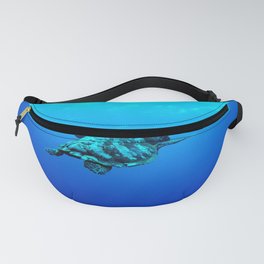 GRAY TURTLE SWIMMING UNDER THE SEA Fanny Pack