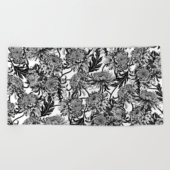 chrysanthemica Beach Towel