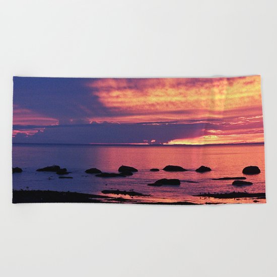 Sunset on the Mighty St-Lawrence Beach Towel