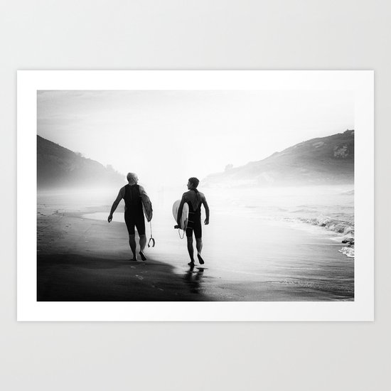 Surfers bond Art Print