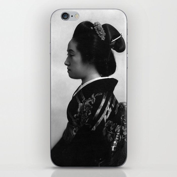Geisha Girl Portrait - 1904 iPhone Skin