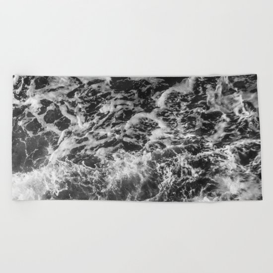 Black and white waves Beach Towel