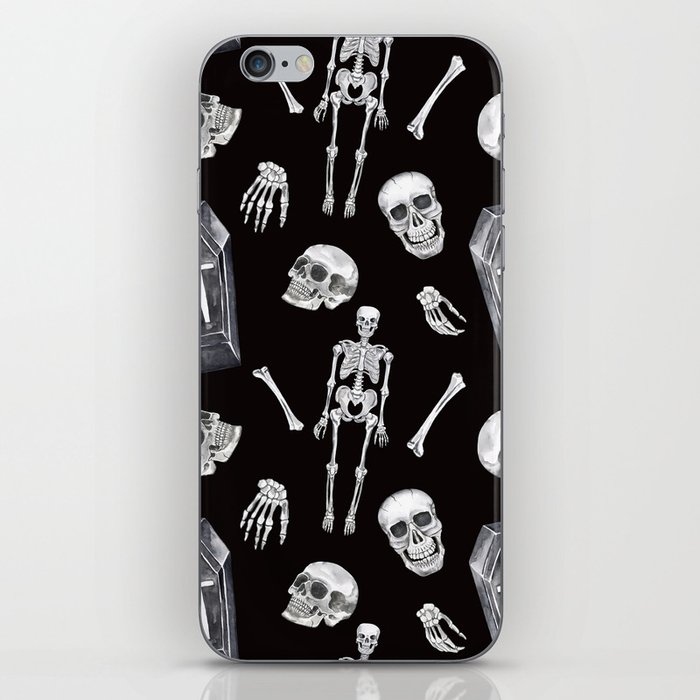 Creepy skull seamless pattern. Watercolor spooky Halloween illustration. Dead men, skeleton, coffin on black background. Design in vintage goth style.  iPhone Skin