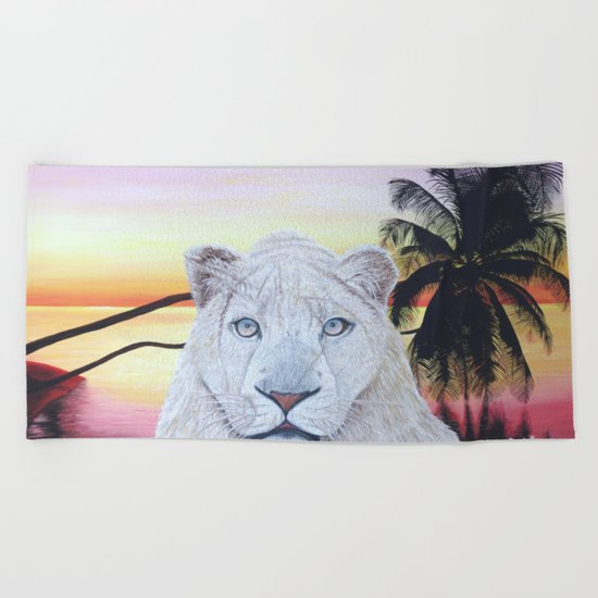 L'amour à deux Beach Towel