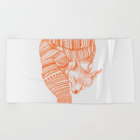 FOX IN THE SNOW Beach Towel