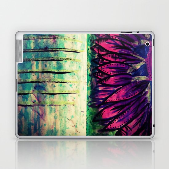 He loves me..he loves me not Laptop & iPad Skin