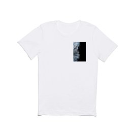 Waves on a black sand beach in iceland - minimalist Landscape Photography T Shirt