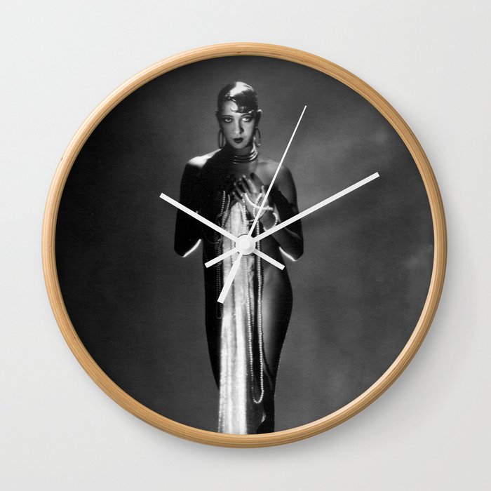 Beautiful Josephine Baker in statuesque silhouette Paris nude portrait