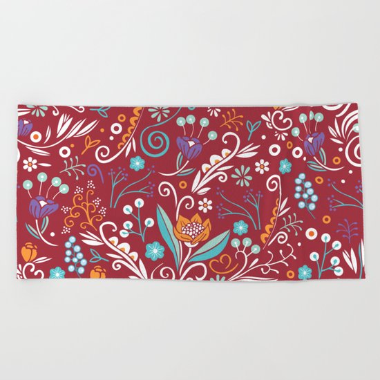 Flower circle pattern, red Beach Towel