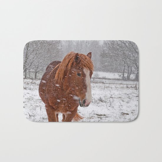 Horse in the snow Bath Mat