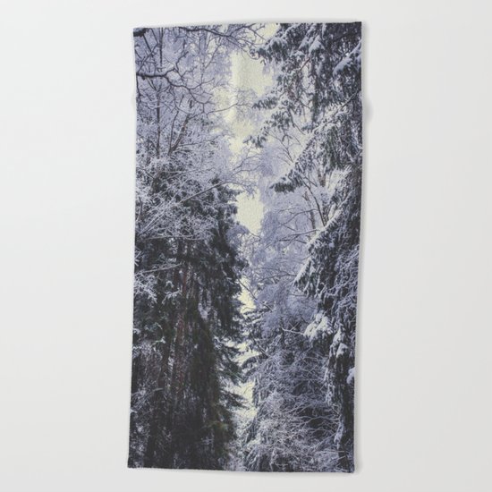 Freezing rastafaris Beach Towel