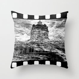 Dream of a castel in the sea Throw Pillow