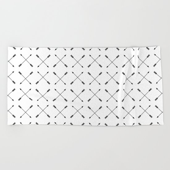 Crossed Arrows Pattern - Black and white Beach Towel
