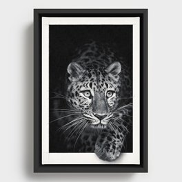 Leopard escape Framed Canvas