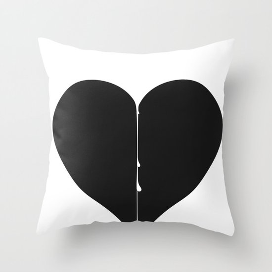 Love hurts Throw Pillow