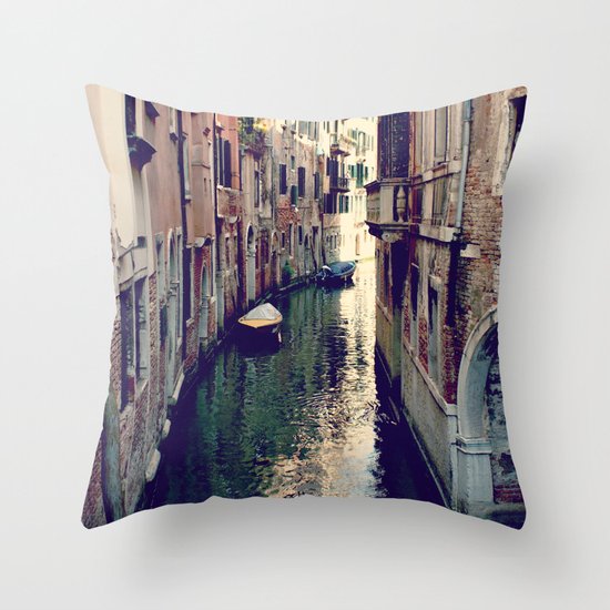 Venezia. Throw Pillow