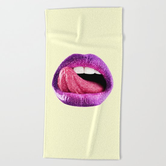 GLITTER KISS Beach Towel