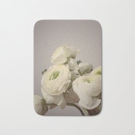 White flowers Bath Mat