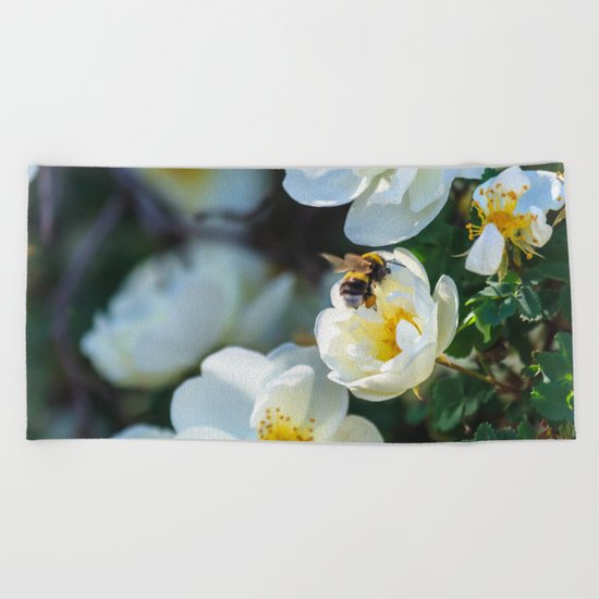 Working bee Beach Towel