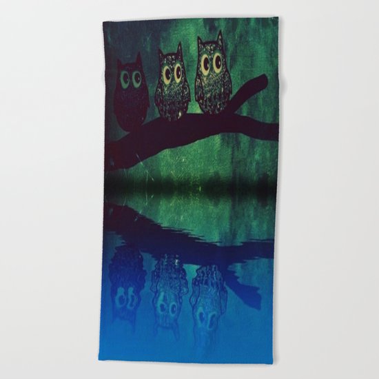 owl-14 Beach Towel