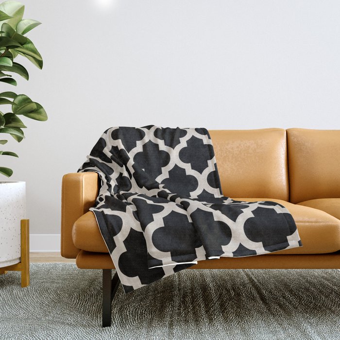 Quatrefoil blanket top