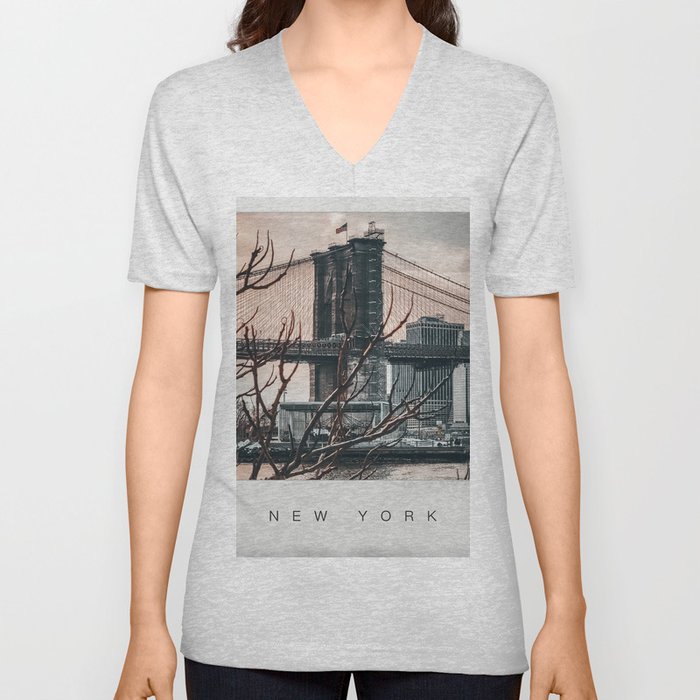 Brooklyn Bridge and Manhattan skyline in New York City V Neck T Shirt