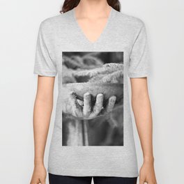 Hand Bowl Cemetery - Photography black & white V Neck T Shirt