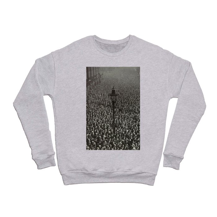 1919 Two-Minutes of Silence, Armistice Day, End of WWI, London, England ceremony black and white photograph, photography, photographs Crewneck Sweatshirt