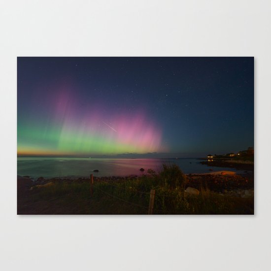 Pink Aurora at Old Garden Beach Canvas Print
