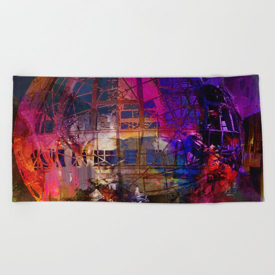 Atomium 58 Beach Towel