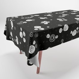 Black and white doodle flower pattern with cute roses Tablecloth