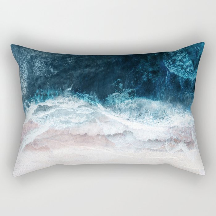 Blue Sea II Rechteckiges Kissen | Fotografie, Digital-manipulation, Meer, Ozean, Landscape, Natur, Wellen, Strand, Sand, Wasser