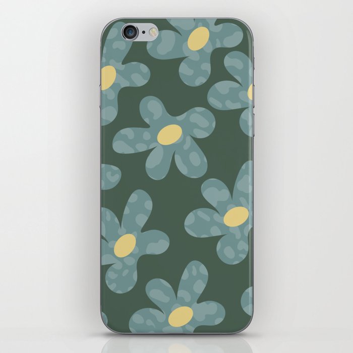 Cute Retro Daisy Floral Green Pattern iPhone Skin