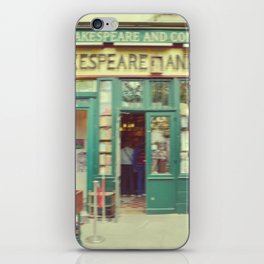 Unfocused Paris Nº 5 | Shakespeare and Co. bookshop | Out of focus photography iPhone Skin