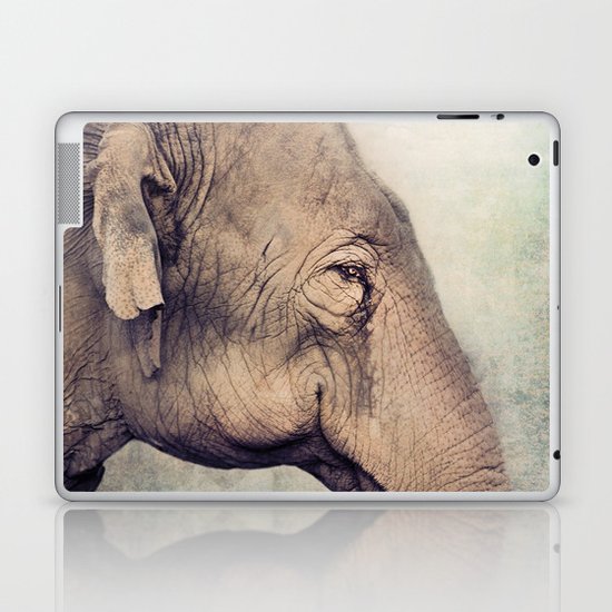 The smiling Elephant Laptop & iPad Skin