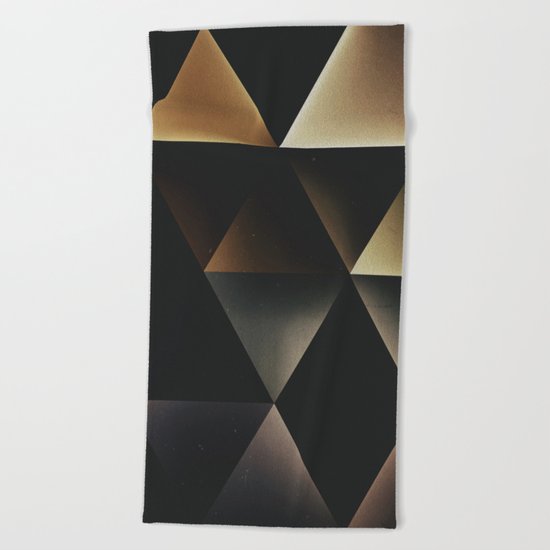 dyrk cyrnyrs Beach Towel