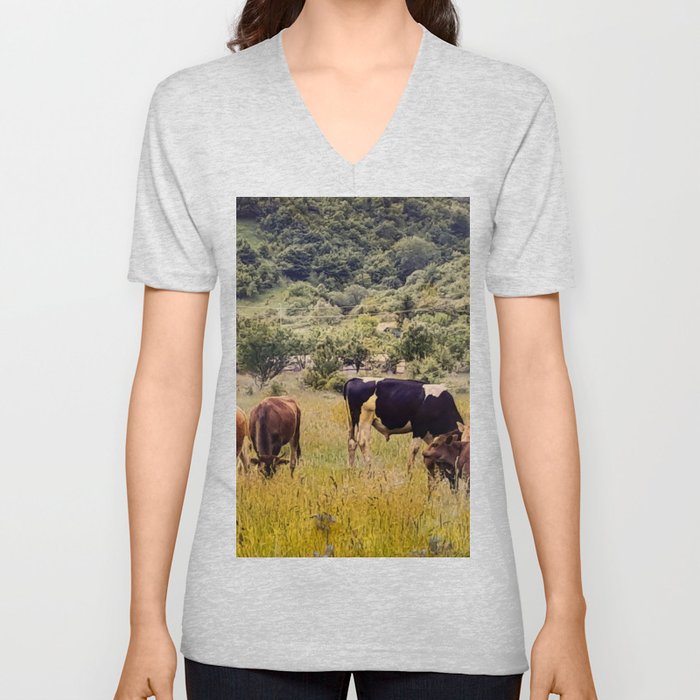 Vintage cottagecore cow pasture in the mountains V Neck T Shirt