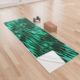 Green Tiger Skin Print Metallic Pattern Yoga Towel