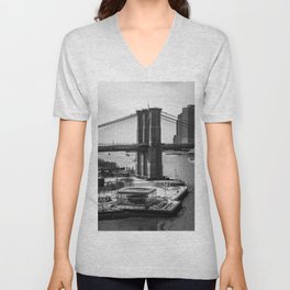 Brooklyn Bridge New York City | Black and White Travel Photography V Neck T Shirt