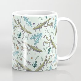 praying mantis in the garden Mug