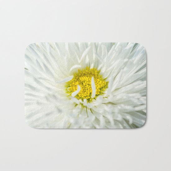 White English Daisy Flower Bath Mat