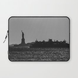 Statue of Liberty in New York City black and white Laptop Sleeve