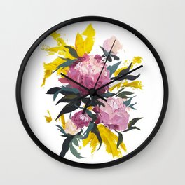 pivoine violette avec jaune Wall Clock
