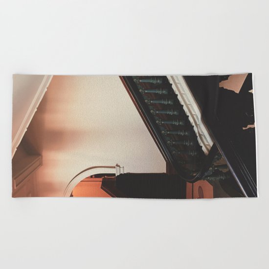 Ypwyrd Pyth Beach Towel