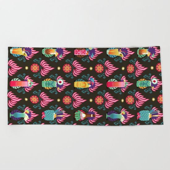 Tiki dinks Beach Towel