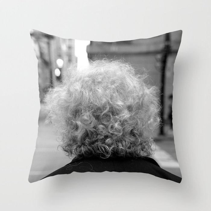 Old New Yorker in the city - Vintage black and white NYC photography print Throw Pillow