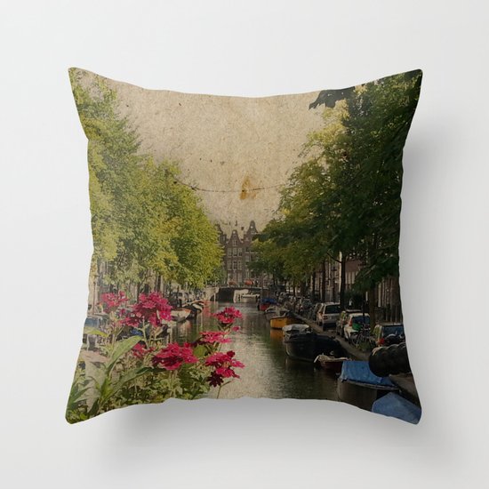 Amsterdam mon amour Throw Pillow