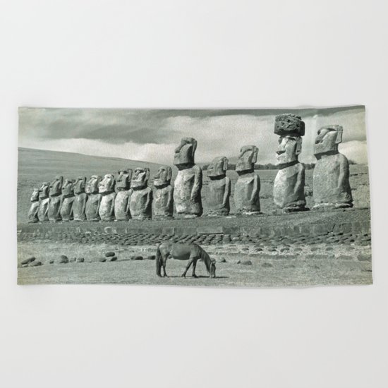 EASTER ISLAND VISTA Beach Towel