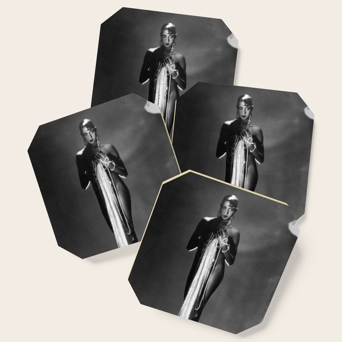 Beautiful Josephine Baker in statuesque silhouette Paris nude portrait