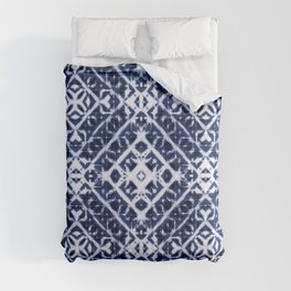 Baroque tie dye of white and indigo blue squares Comforter